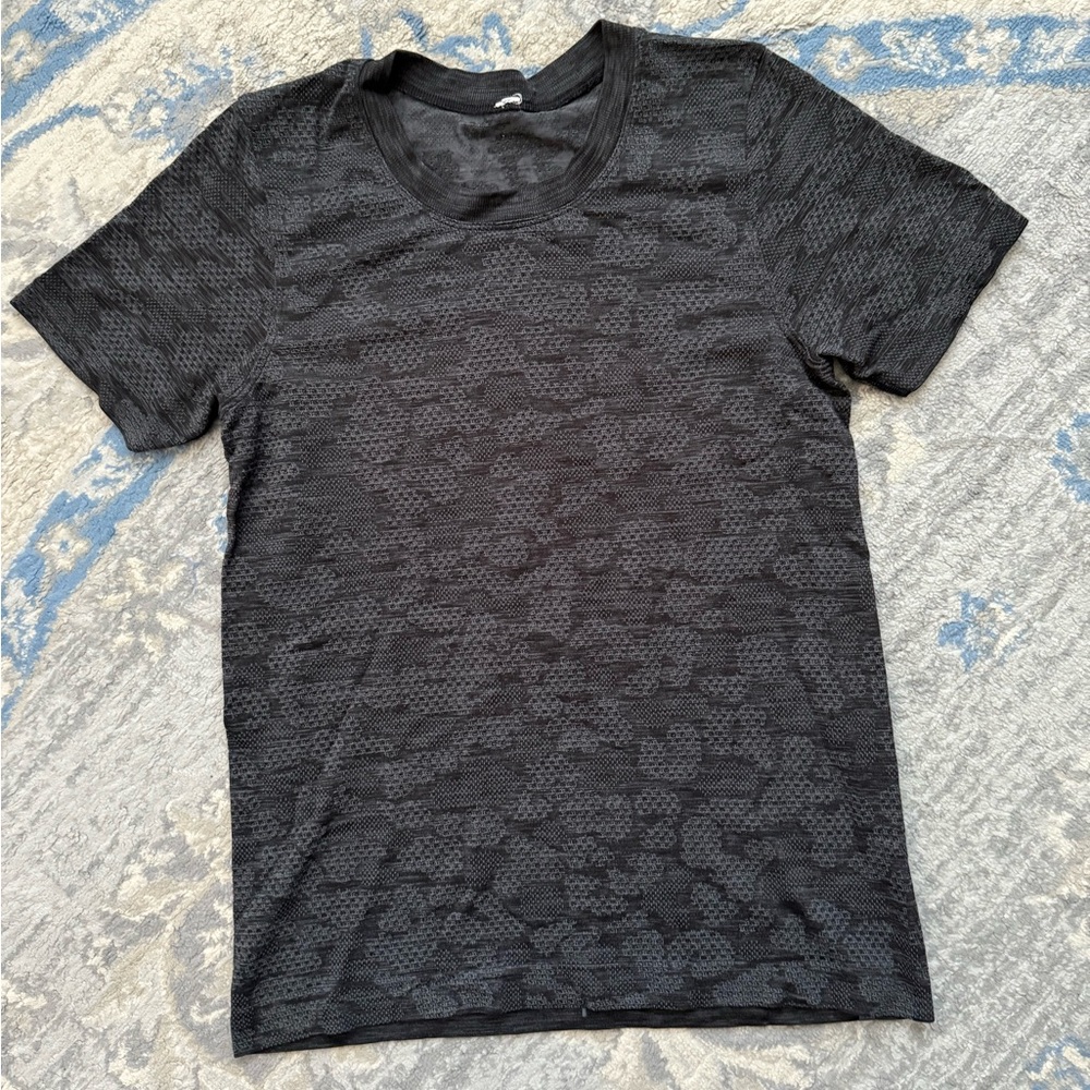 Lululemon Swiftly Breathe Short Sleeve Camo Vented Camo Black / Asphalt Grey - Picture 5 of 8